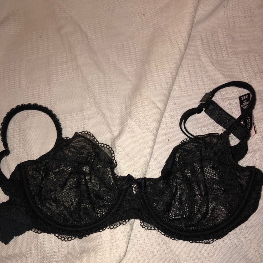 Sexy black unlined vs bra